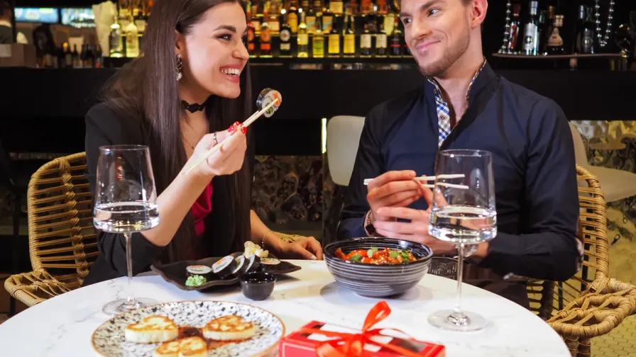 Bespaar gemiddeld 12,5% op uit eten gaan met Diner Cadeau kaarten via Monniez