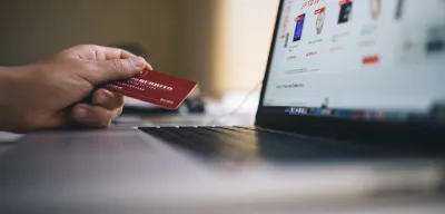 Last minute korting: zo koop en gebruik je een cadeaukaart direct voor je aankoop